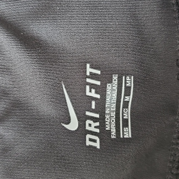 Nike Dri-Fit Work Out Yoga Athletic Pants Medium Short Black - Picture 3 of 3